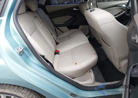 2012 Ford Focus Sel z USA, uszkodzony, nr VIN 1FAHP3M24CL245310